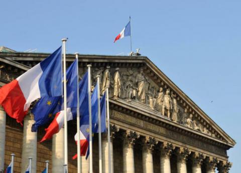 البرلمان الفرنسي يجيز إعادة أملاك ثقافية للسنغال وبينين