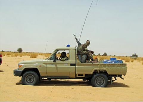 الجيش يؤكد تعرض إحدى دورياته قرب إنال لإطلاق النار