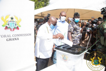 غانا: لجنة الانتخابات تعلن فوز الرئيس بولاية ثانية