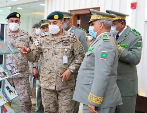 قائد أركان الجيوش يعود من زيارة للملكة العربية السعودية